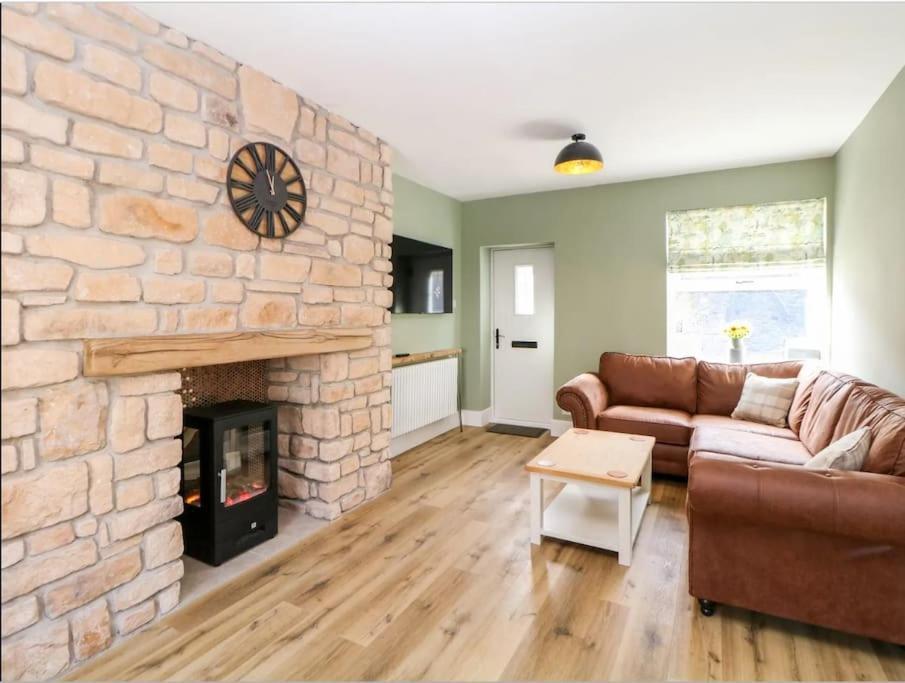 Babbling Brook Cottage Stony Middleton Екстер'єр фото
